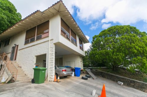 6001 Elelupe Pl, Honolulu, HI 96821-2206