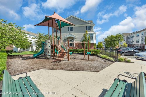 333 Princeton Ct, Tinton Falls NJ  07702-4058 exterior