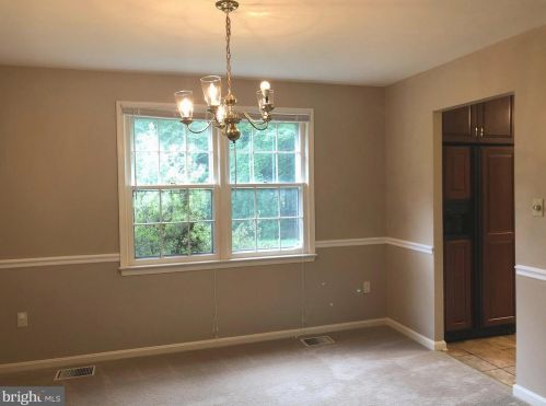 7223 Reservation Dr, Springfield VA  22153-1324 exterior