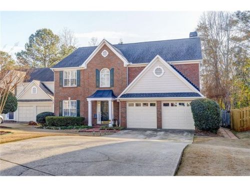 1035 Hidden Pond Ln, Roswell, GA 30075-2481