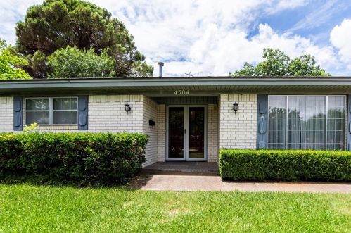 4304 Stonedale Rd, Fort Worth, TX 76116-8118