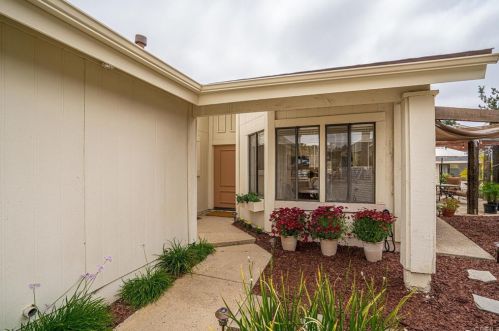 7583 Delgado Pl, Carlsbad, CA 92009-7705