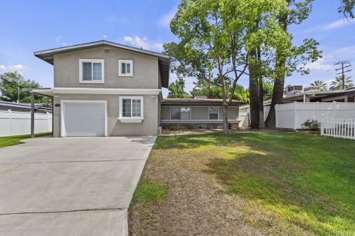 733 Bermuda Dr, Redlands, CA 92374-6216