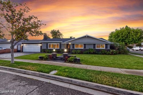 3408 La Mesa Ave, Simi Valley, CA 93063-1220