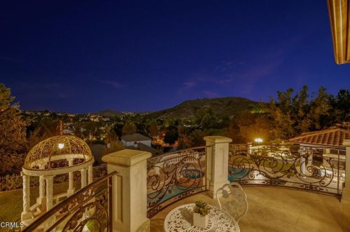 25401 Prado De Las Calabazas, Calabasas, CA 91302-3630