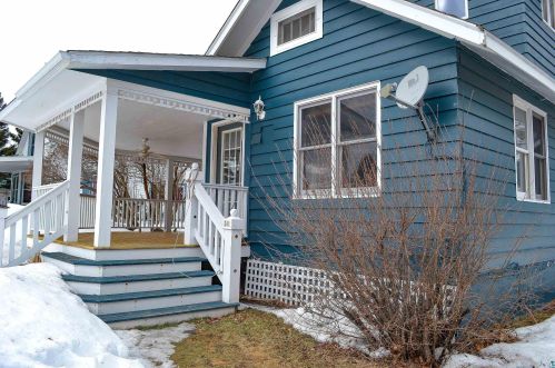 511 1st St, Lutsen, MN 55604
