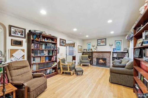 506 Sagamore Ave, Teaneck, NJ 07666-2610