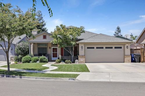 4265 Merchant Ln, Turlock, CA 95382-7311