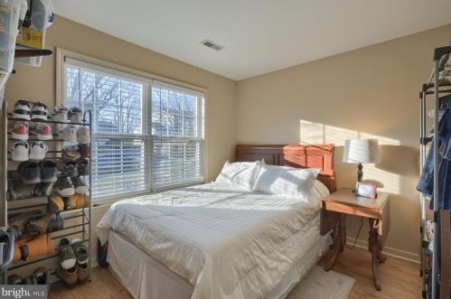 12 Mill Pond Dr, Lancaster PA  17603-7411 exterior