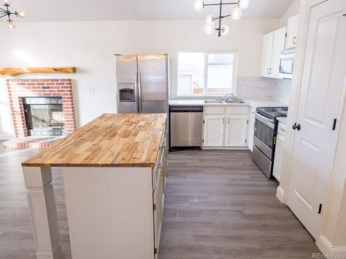 18223 Layton Pl, Aurora CO  80015-3263 exterior