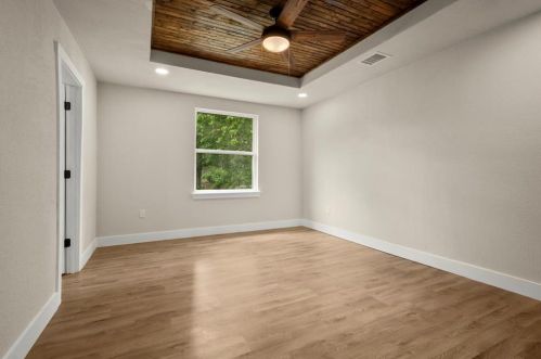 302 Brk Holw Dr, Conroe TX  77385-9107 exterior