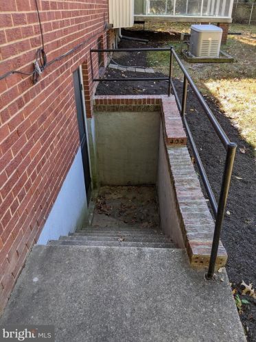 1801 Ladd St, Silver Spring MD  20902-3524 exterior