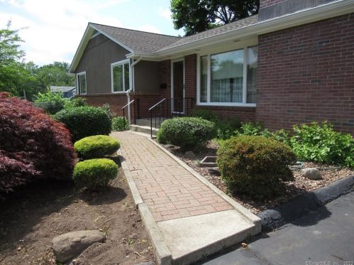 15 Plymouth St, Middletown, CT 06457-4208