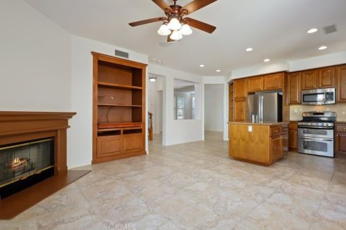 309 Tall Oak, Irvine CA  92603-0673 exterior