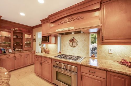 1360 Greenbriar Rd, Glendale CA  91207-1254 exterior