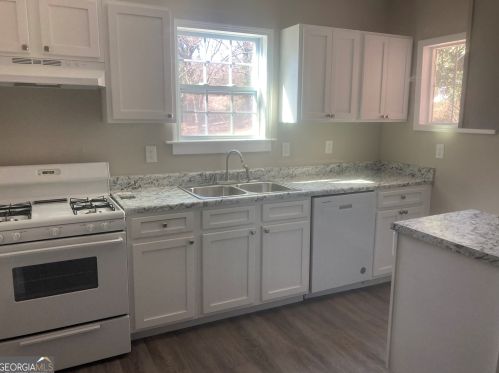 1859 Center Ave, Atlanta GA  30344-4655 exterior