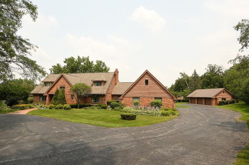 6 Ramsgate Dr, Palos Park, IL 60464-1420