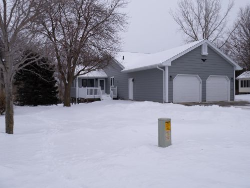 3809 Cedar Creek Ct, Fairmont, MN 56031-2432