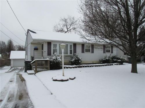 216 Fairlawn Ave, Massillon, OH 44646-3412