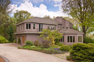 95 Day St, Granby, CT 06035-2901