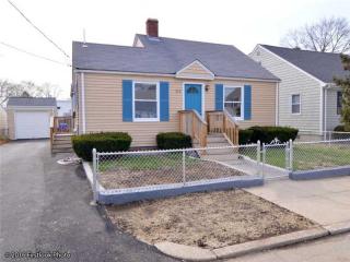 172 Rice St, Pawtucket, RI 02861-1532