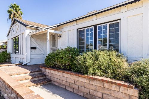 7662 Paso Robles Ave, Van Nuys CA  91406-2141 exterior