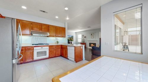 8775 Cloudview Way, Anaheim CA  exterior