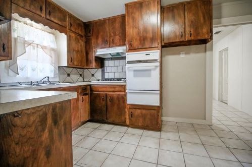 3325 25th St, Fort Worth TX  76106-3304 exterior