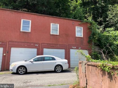 105 8th St, Primrose, PA 17901-2804