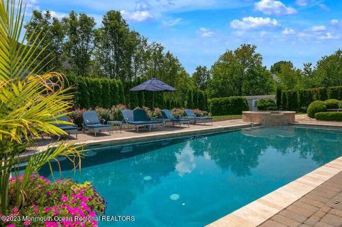 15 Pegasus Dr, Tinton Falls NJ 07724-2875 exterior