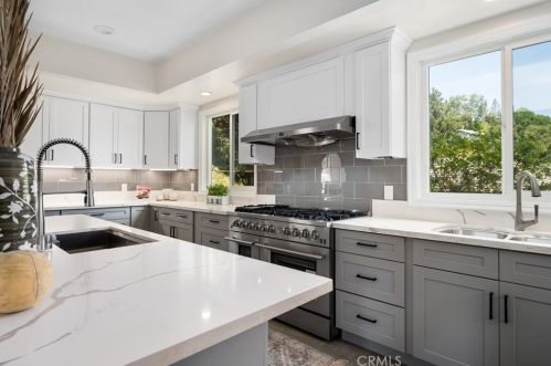 10228 Overhill Dr, Santa Ana CA  92705-1595 exterior