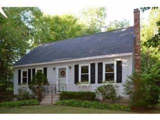 1 Keats Dr, Derry, NH 03038-5733