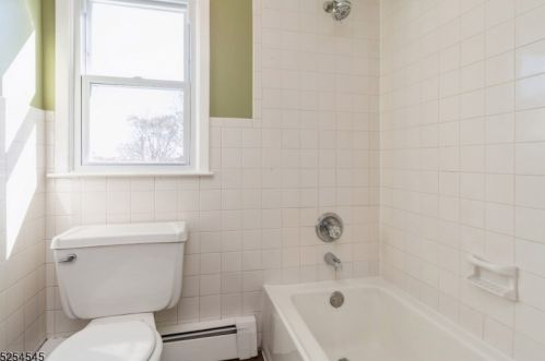 2 Green Tree Ln, Dover NJ  07801-4420 exterior