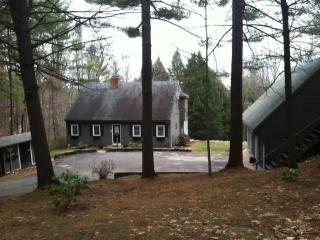 51 Oak Knoll Rd, Meredith, NH 03253-6517