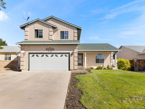 5105 Manor Ridge Dr, Pueblo, CO 81005-5523