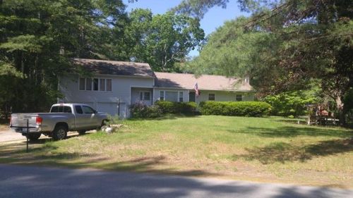 15 Lincoln St, Pelham, NH 03076-2339