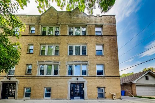 3648 Belle Plaine Ave, Chicago, IL 60618-2110