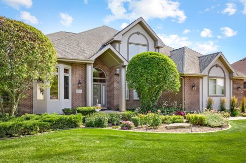 12047 Sarkis Dr, Mokena, IL 60448-8744