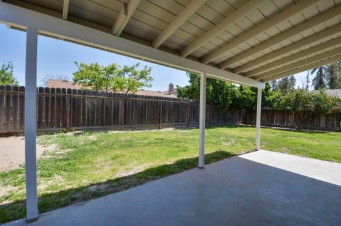 2021 Rochelle Ave, Turlock CA  95382-1666 exterior