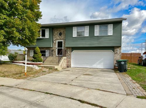 7952 Murrelet St, Hobart, IN 46342-6873