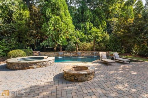 4711 Dudley Ln, Atlanta GA  30327-3330 exterior