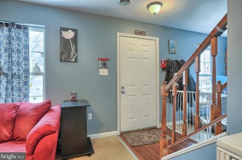 1108 Skyview Dr, York, PA 17406-3276
