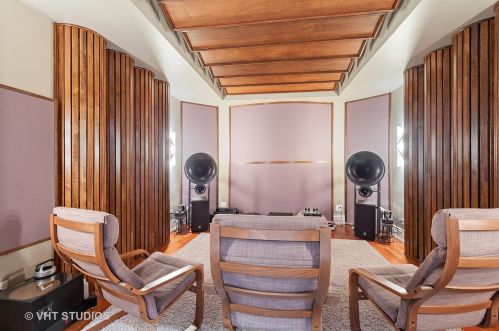 6403 Garfield Ave, Willowbrook IL  60527-5237 exterior