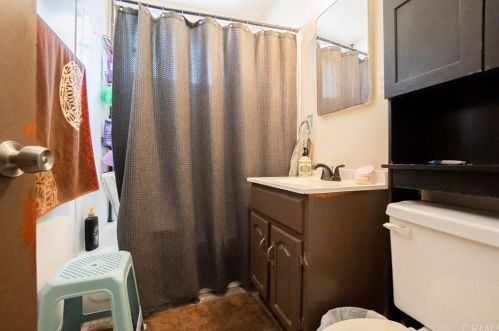 3210 134th Pl, Hawthorne CA  90250-6319 exterior