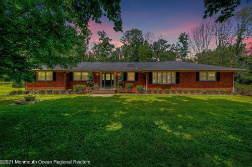 74 Telegraph Hill Rd, Holmdel Village, NJ 07733-1354