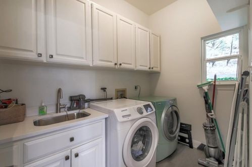 6615 Candle Ridge Cv, Austin TX  78731-2850 exterior