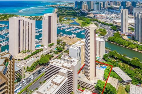 1700 Ala Moana Blvd, Honolulu HI  96815-1415 exterior
