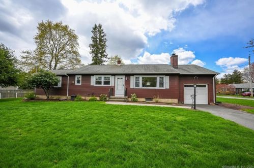 6 Steven St, Wallingford, CT 06492-3223