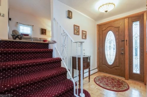 897 Ascot Rd, Scotch Plains, NJ 07076-2160