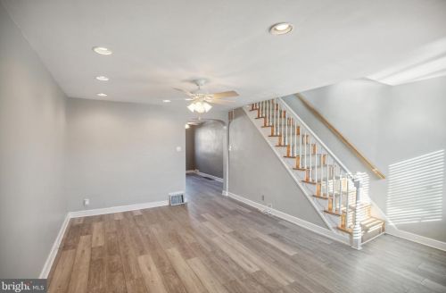 7230 Large St, Philadelphia, PA 19149-1101